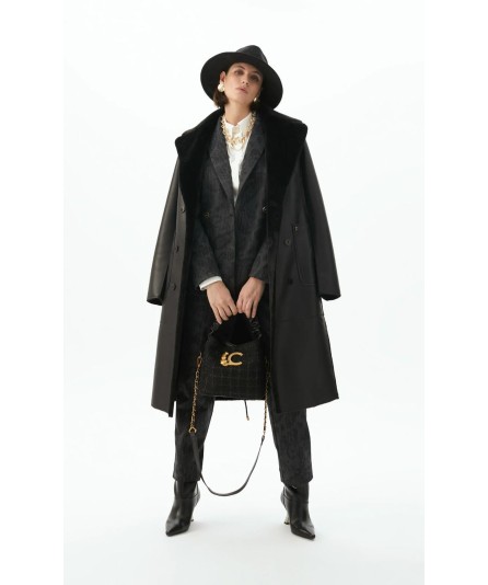 LOLA CASADEMUNT ABRIGO...